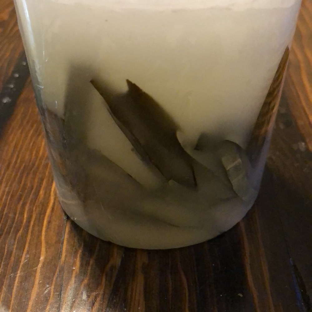 CANDLE WITH ASSORTED LEAVES - Picture 4 of 4